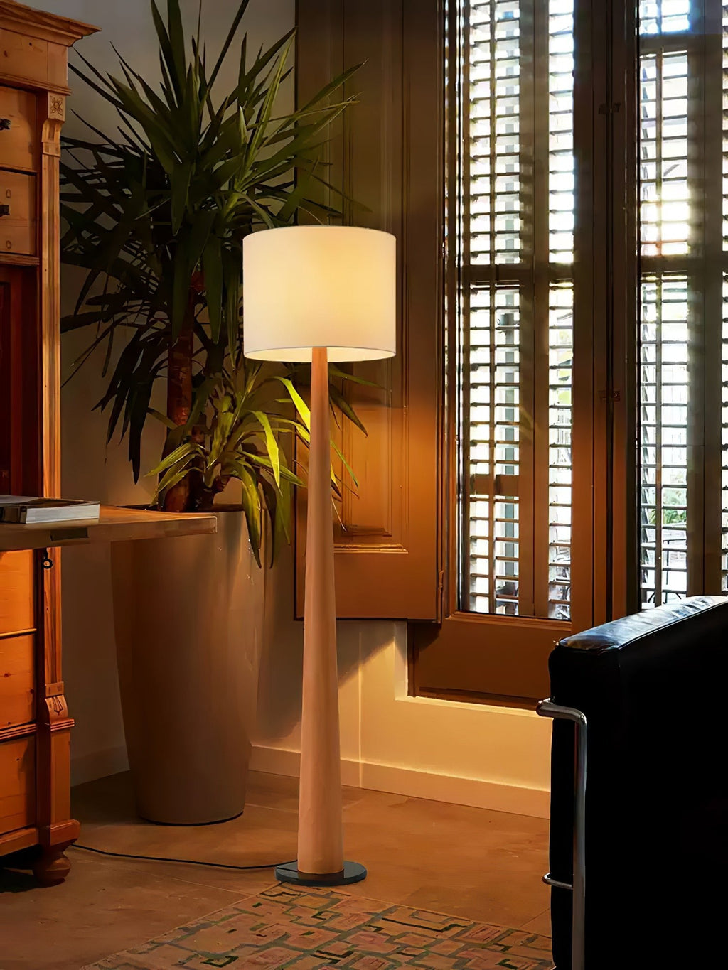 Zhanming Floor Lamp — product and interior detail 4
